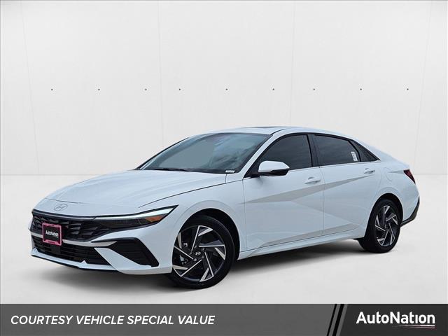 2025 Hyundai Elantra Limited's photo