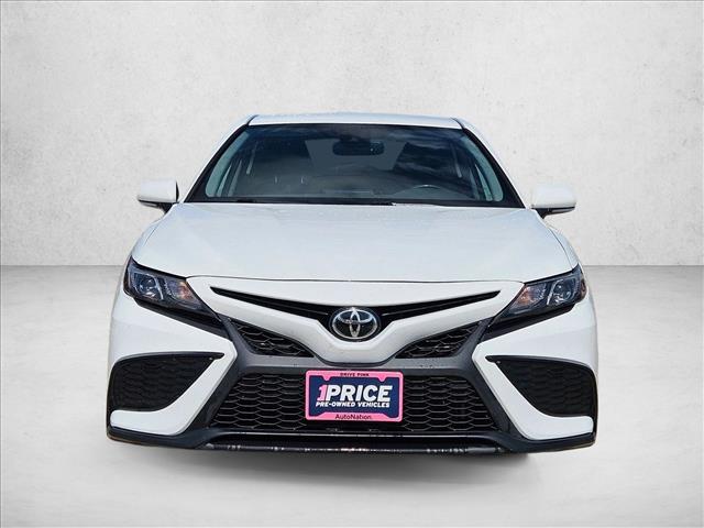 2021 Toyota Camry SE photo 2