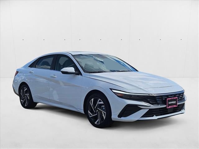 2025 Hyundai Elantra Limited - Photo 7