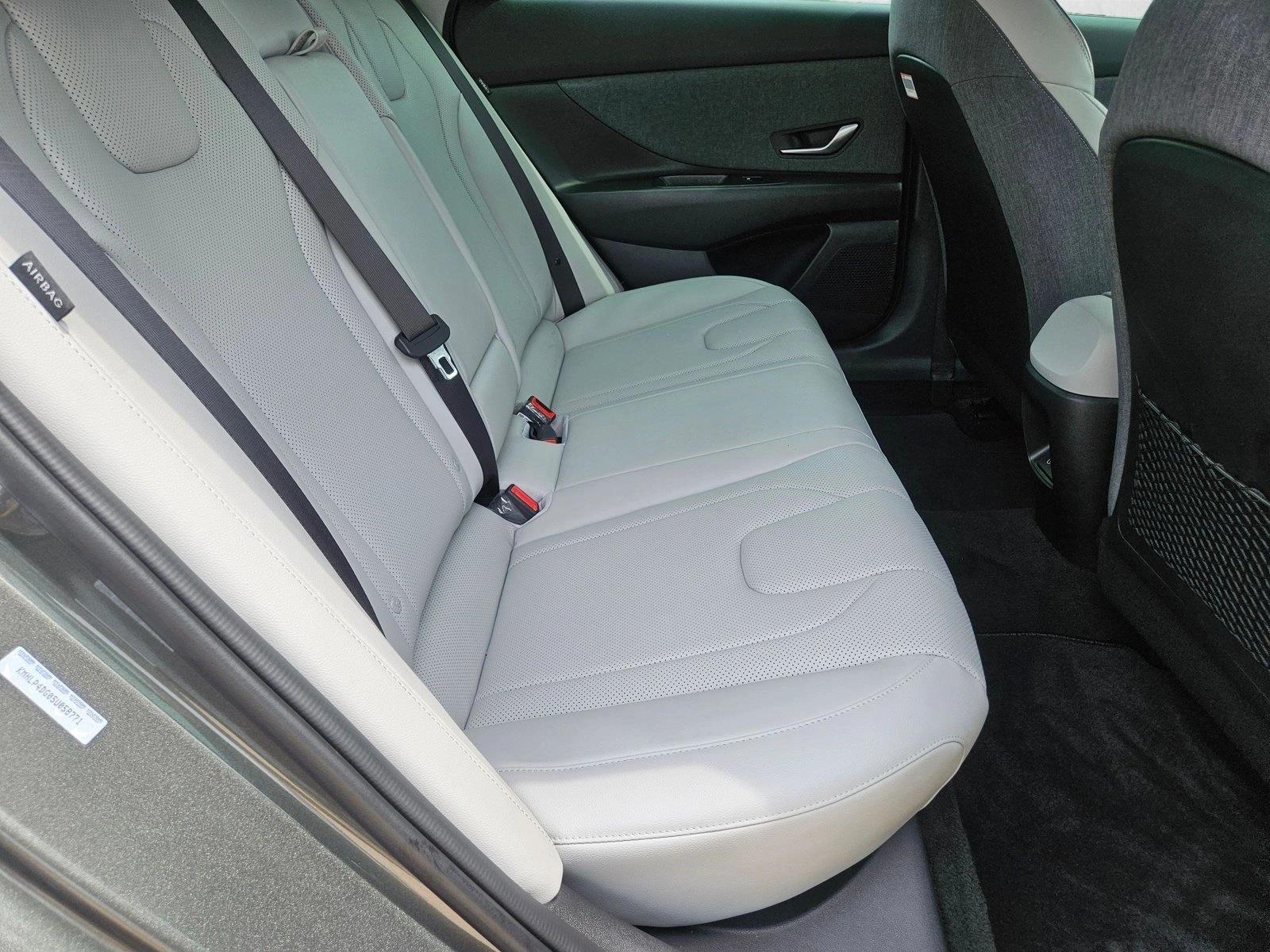 2025 Hyundai Elantra Limited - Photo 19
