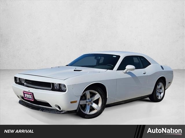2014 Dodge Challenger SXT's photo