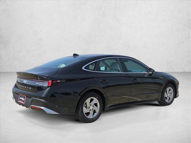 2025 Hyundai Sonata SE photo 2