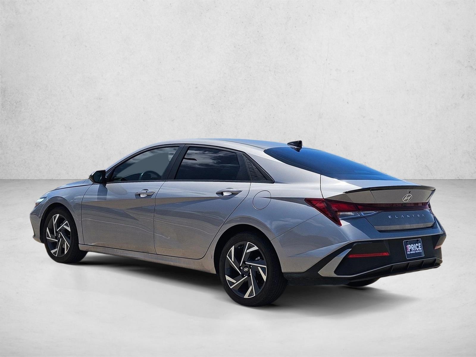 2025 Hyundai Elantra SEL - Photo 7