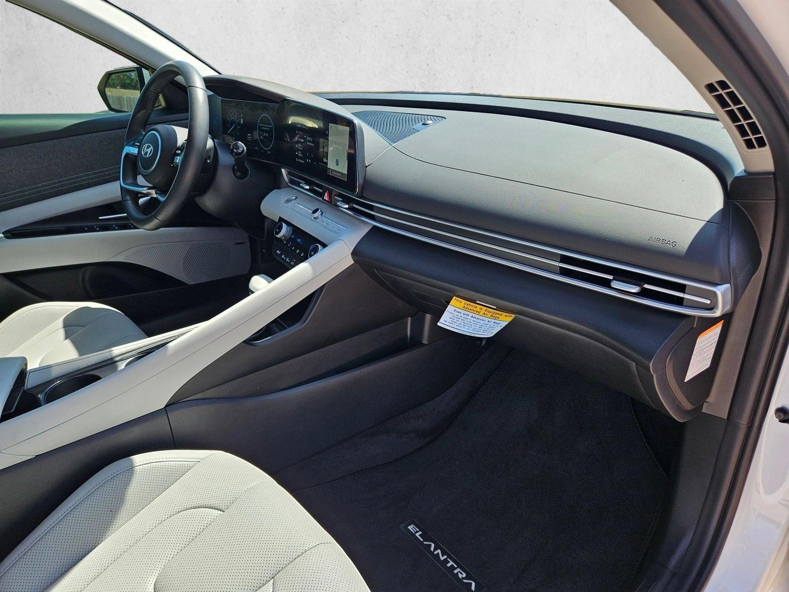 2025 Hyundai Elantra Limited - Photo 21