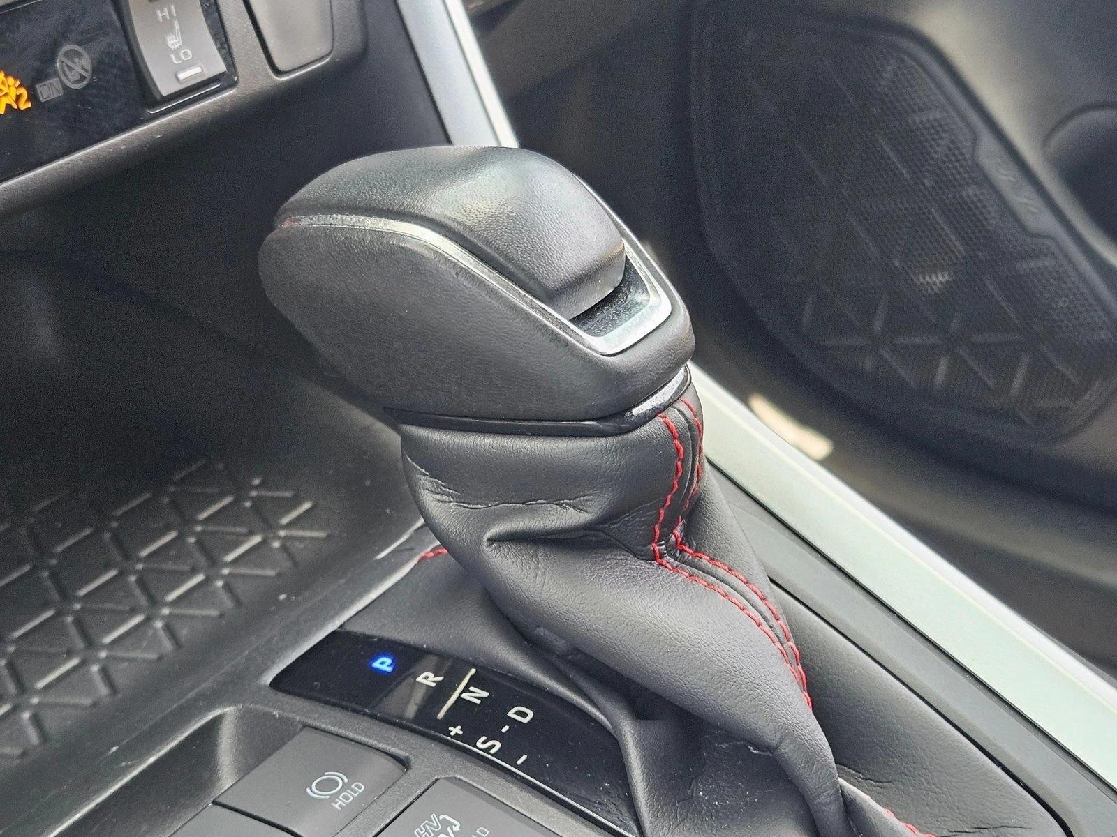 2023 Toyota RAV4 SE - Photo 12