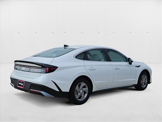 2025 Hyundai Sonata SE photo 2