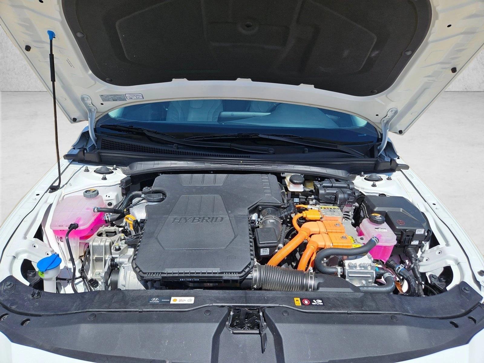 2025 Hyundai Elantra Limited - Photo 22