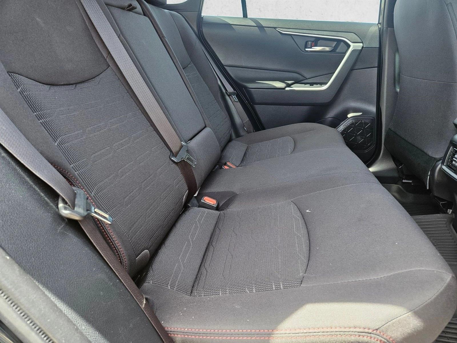2023 Toyota RAV4 SE - Photo 19