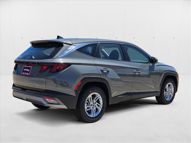 2026 Hyundai Tucson SE photo 2