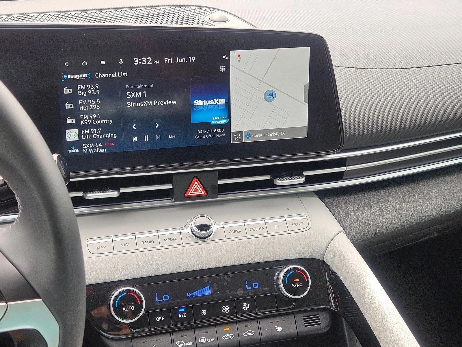 2025 Hyundai Elantra Limited - Photo 15