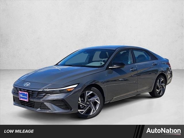 2025 Hyundai Elantra SEL's photo