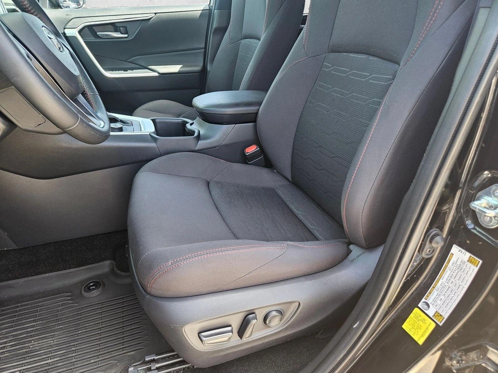 2023 Toyota RAV4 SE - Photo 15