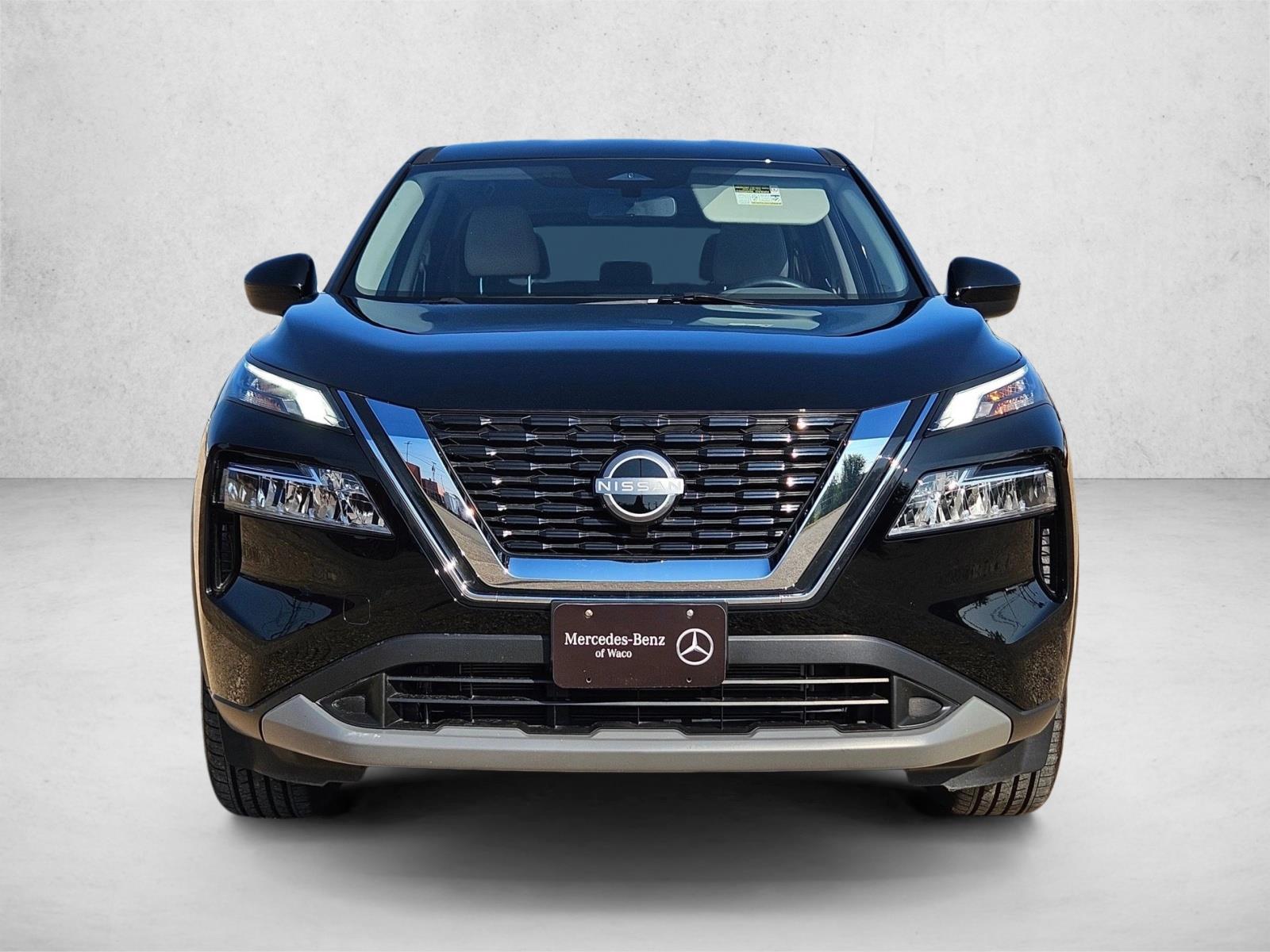 2023 Nissan Rogue SV photo 2