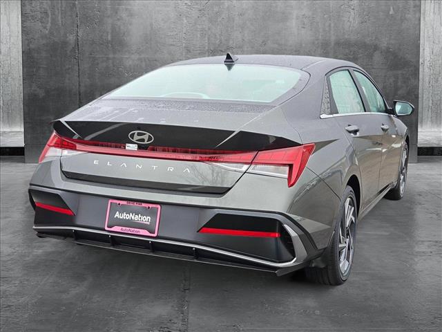 2025 Hyundai Elantra SEL Convenience photo 2