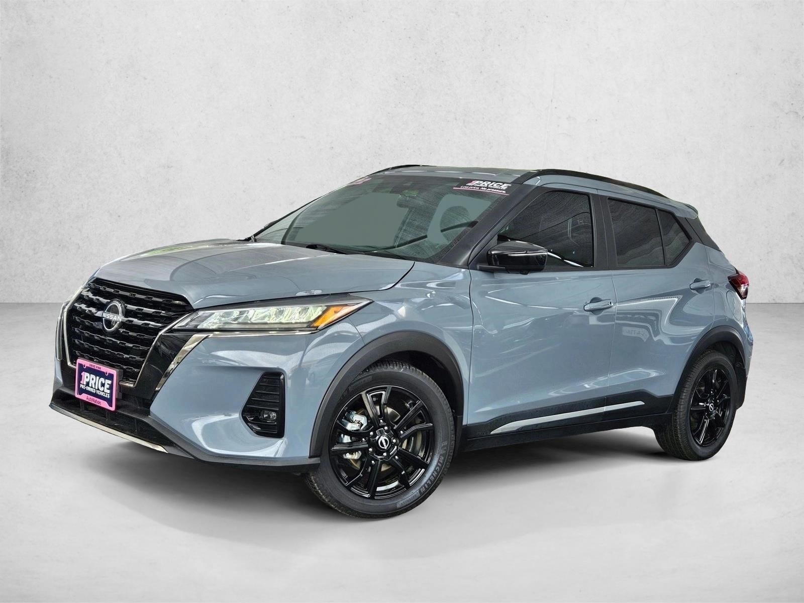 2022 Nissan Kicks SR