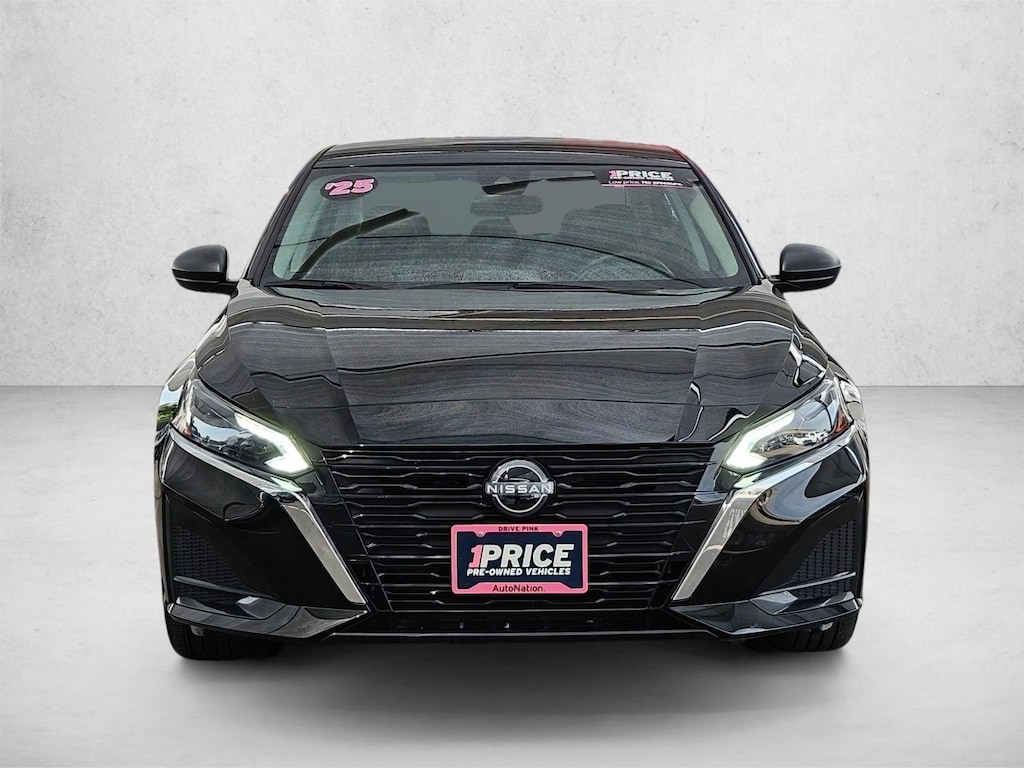 Used 2025 Nissan Altima SV 4dr Car