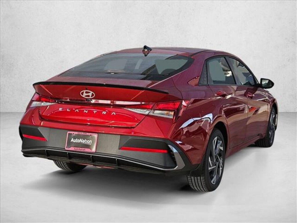 New 2025 Hyundai Elantra SEL Sport 4dr Car