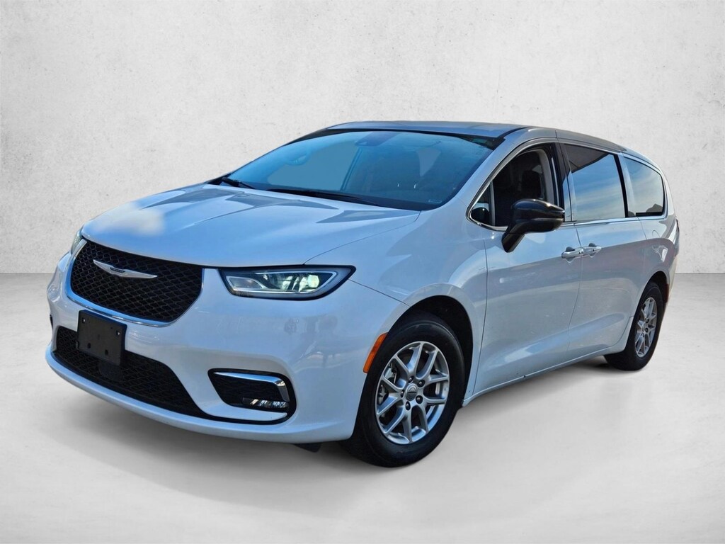 Used 2024 Chrysler Pacifica Touring L Mini-van Passenger
