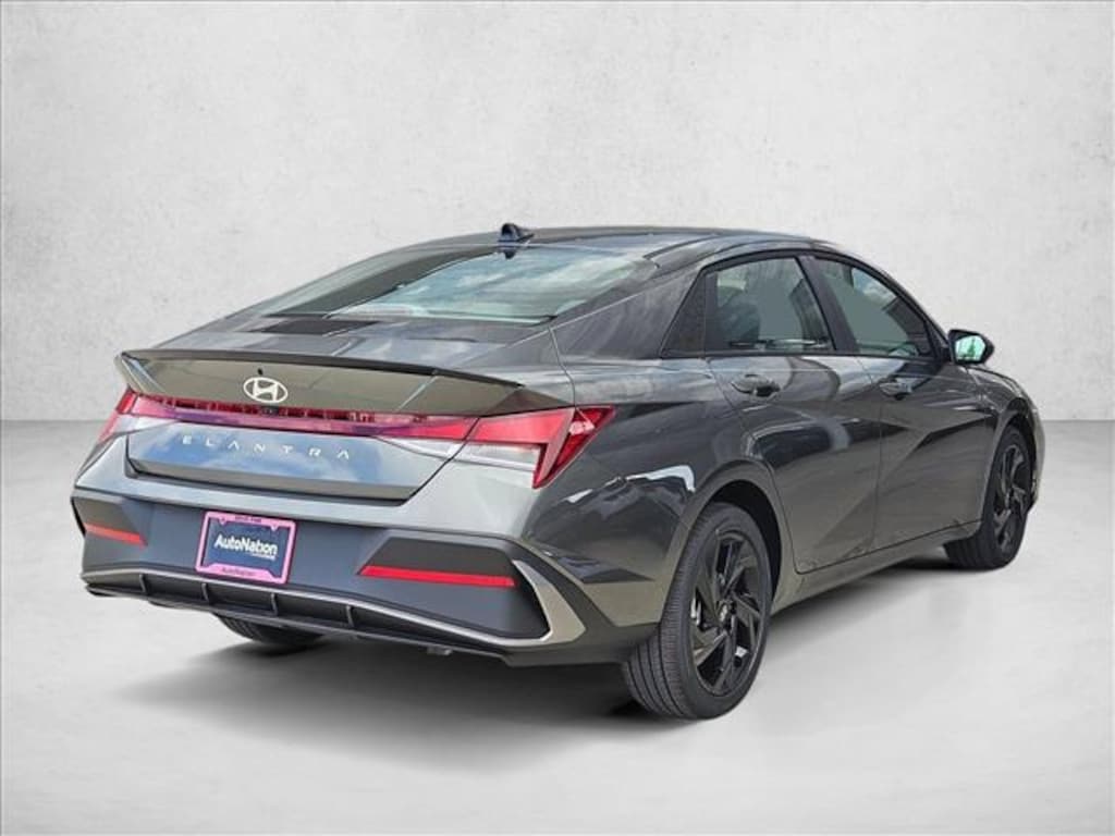 New 2026 Hyundai Elantra SEL Sport 4dr Car