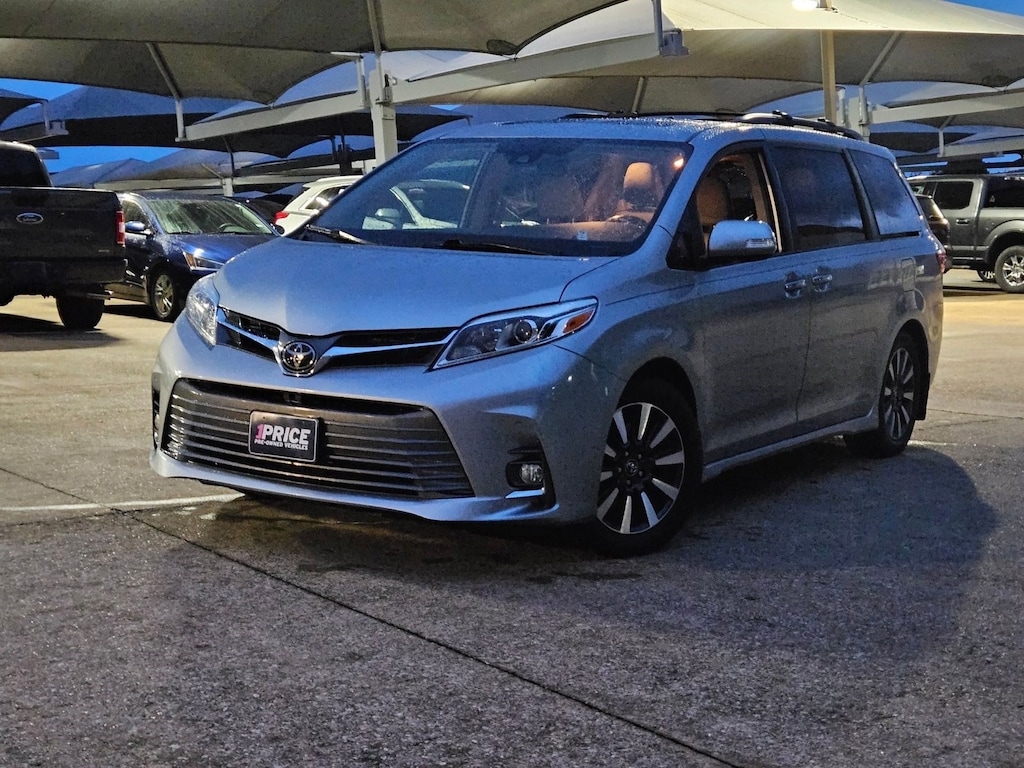 Used 2019 Toyota Sienna Limited Premium Mini-van Passenger