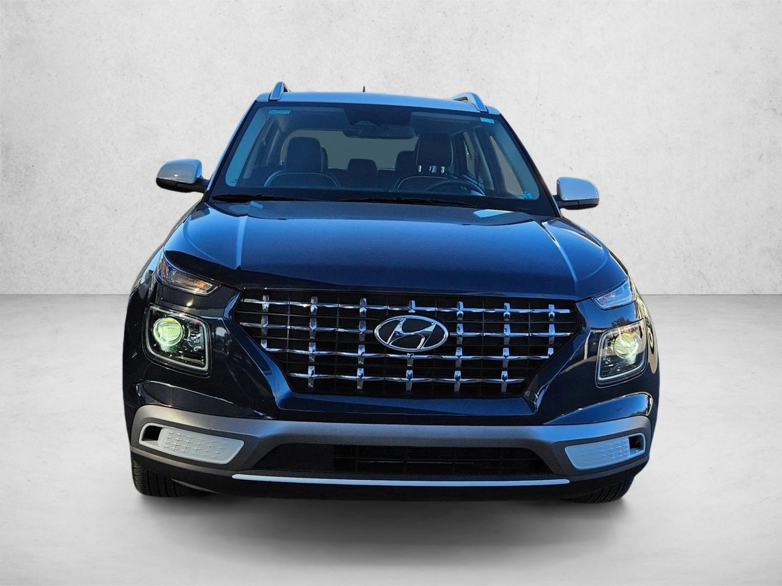 2023 Hyundai Venue SEL Limited photo 2