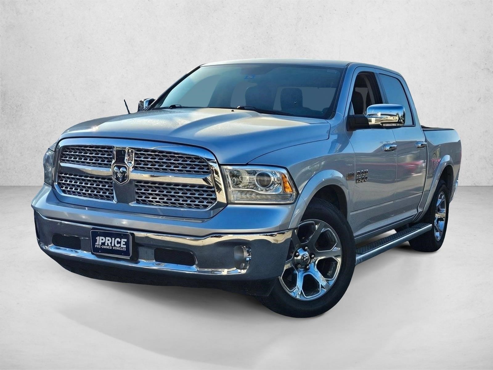 2015 RAM Ram 1500 Pickup Laramie's photo