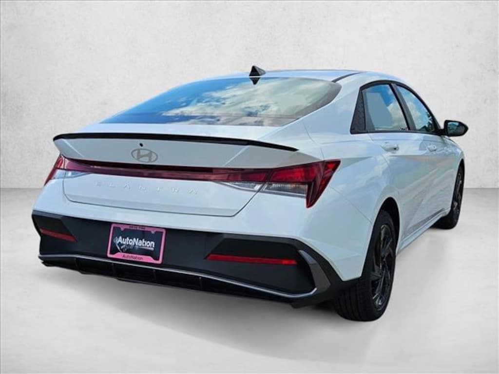New 2026 Hyundai Elantra SEL Sport 4dr Car