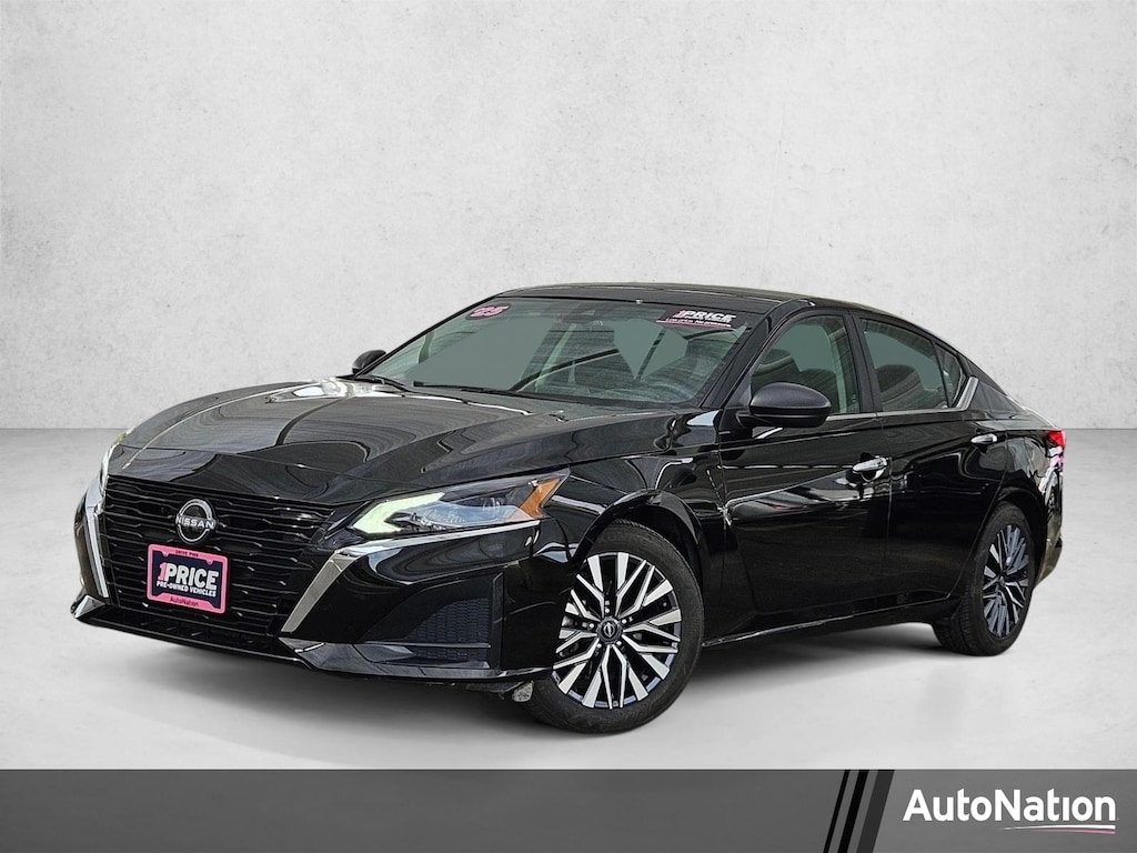 Used 2025 Nissan Altima SV 4dr Car
