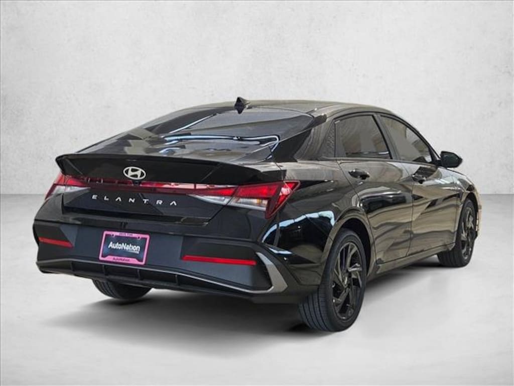 New 2026 Hyundai Elantra SEL Sport 4dr Car