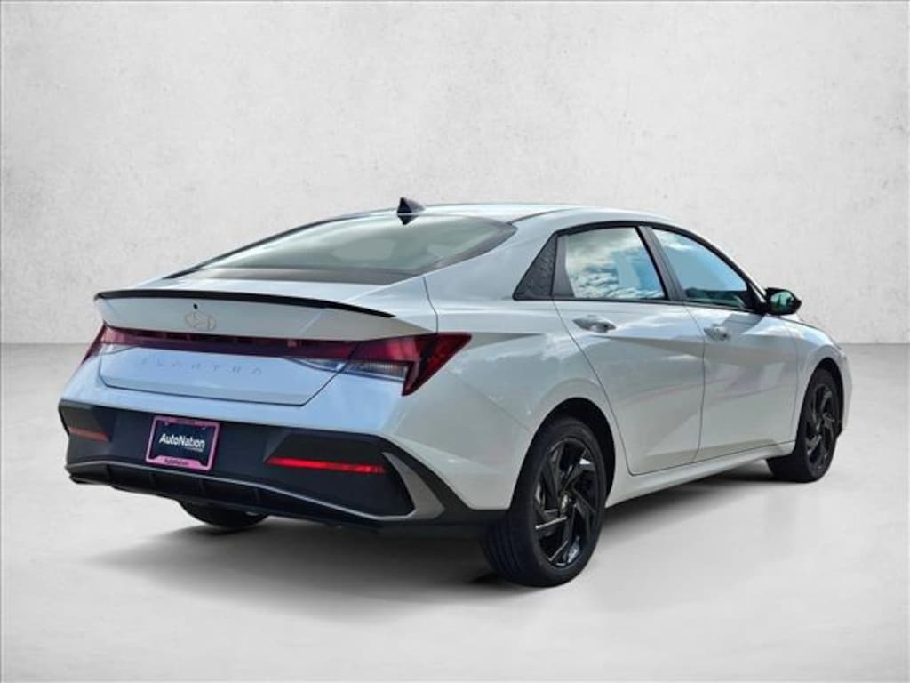 New 2026 Hyundai Elantra SEL Sport 4dr Car