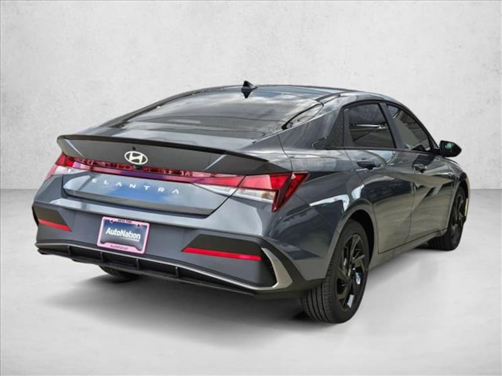 New 2026 Hyundai Elantra SEL Sport 4dr Car