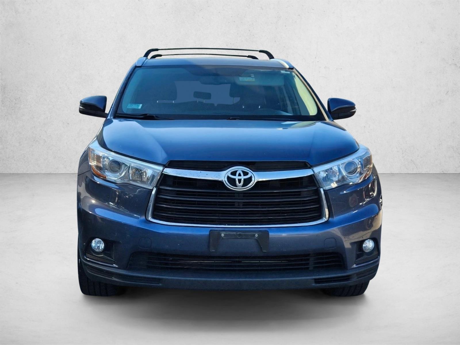 2016 Toyota Highlander XLE photo 2