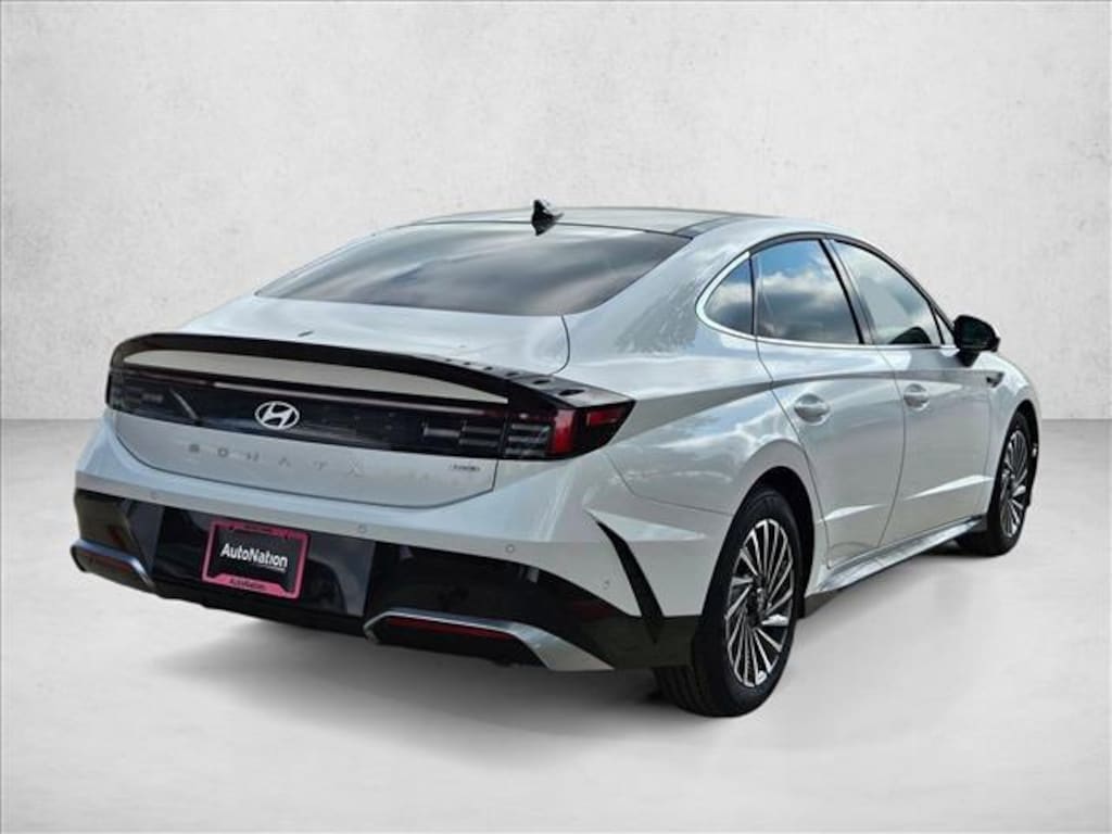 New 2026 Hyundai Sonata Hybrid Limited 4dr Car