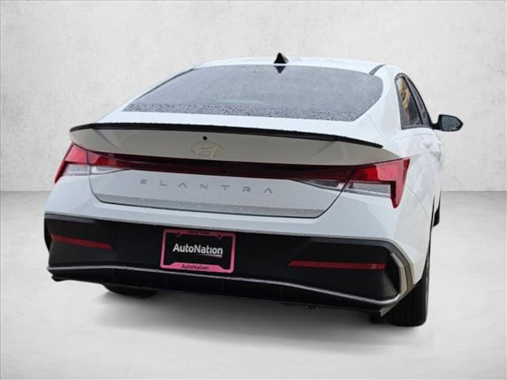 New 2025 Hyundai Elantra SEL Sport 4dr Car