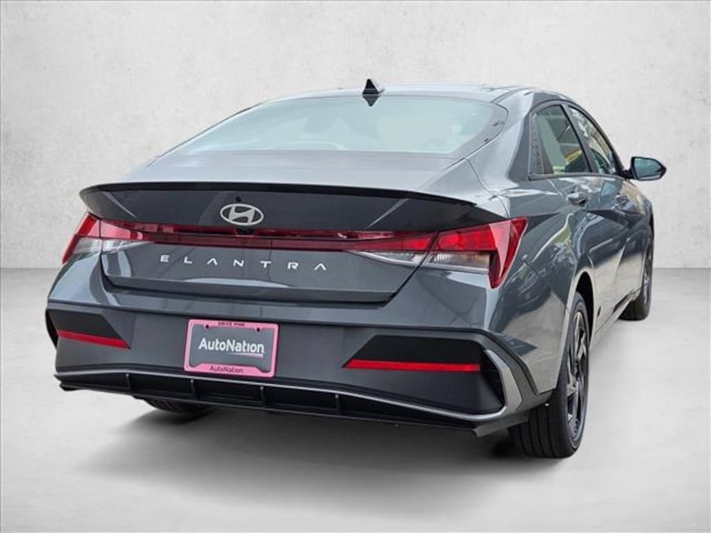 New 2026 Hyundai Elantra SEL Sport 4dr Car