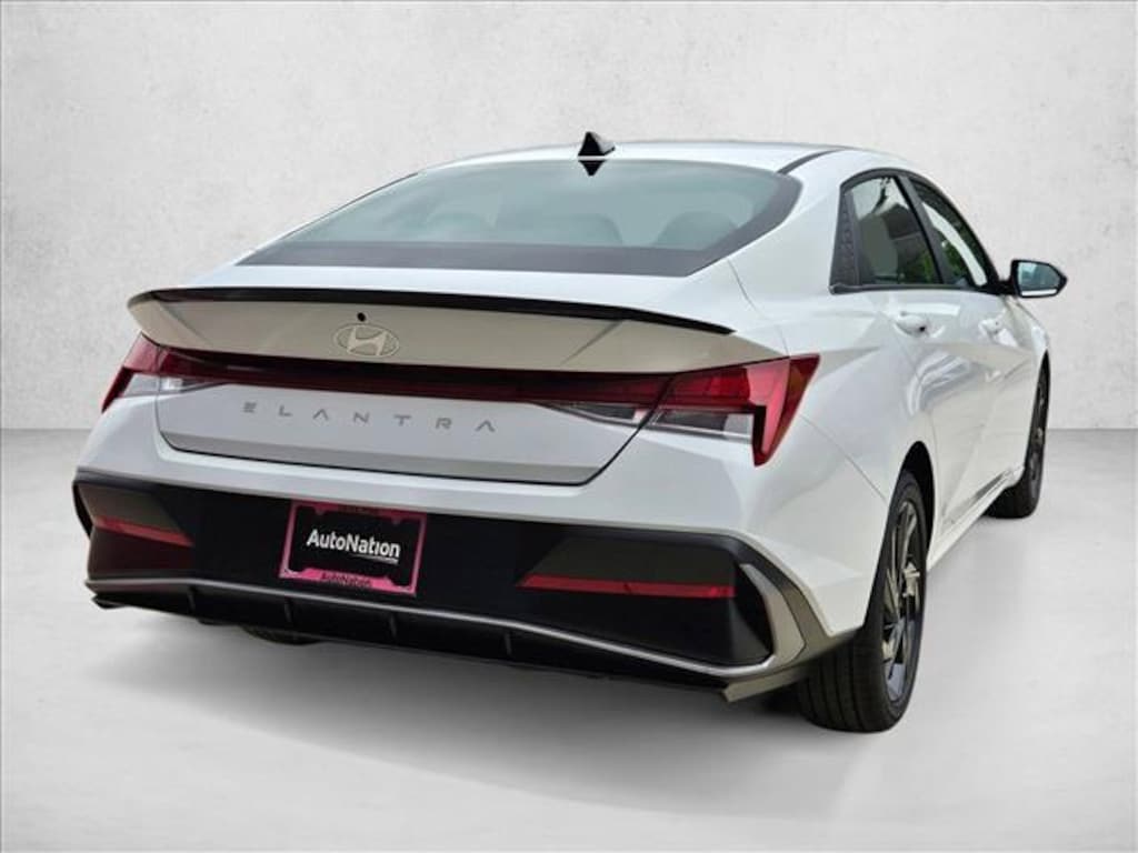 New 2026 Hyundai Elantra SEL Sport 4dr Car