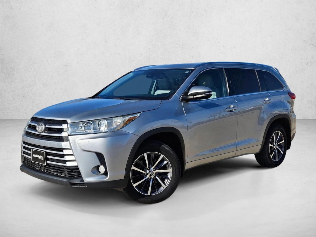 Used 2017 Toyota Highlander XLE Sport Utility