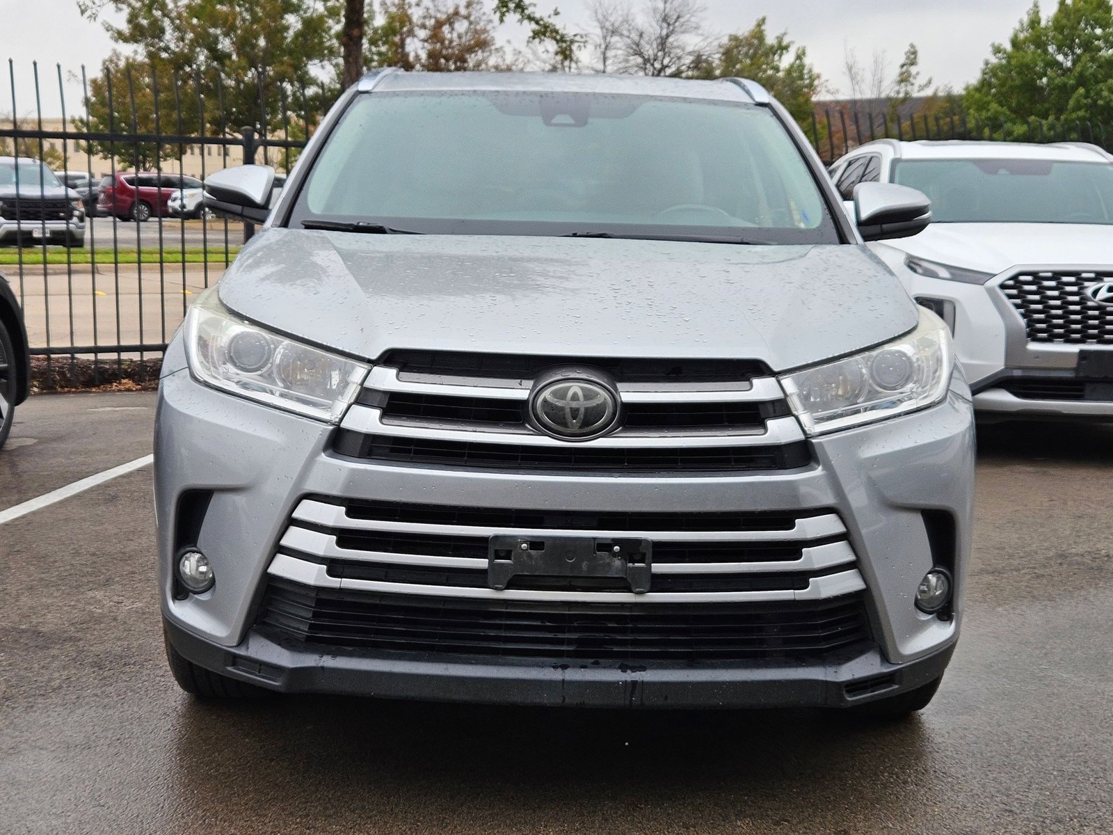 2017 Toyota Highlander XLE photo 2