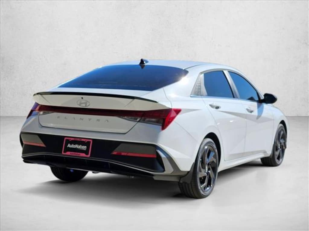 New 2026 Hyundai Elantra SEL Sport 4dr Car