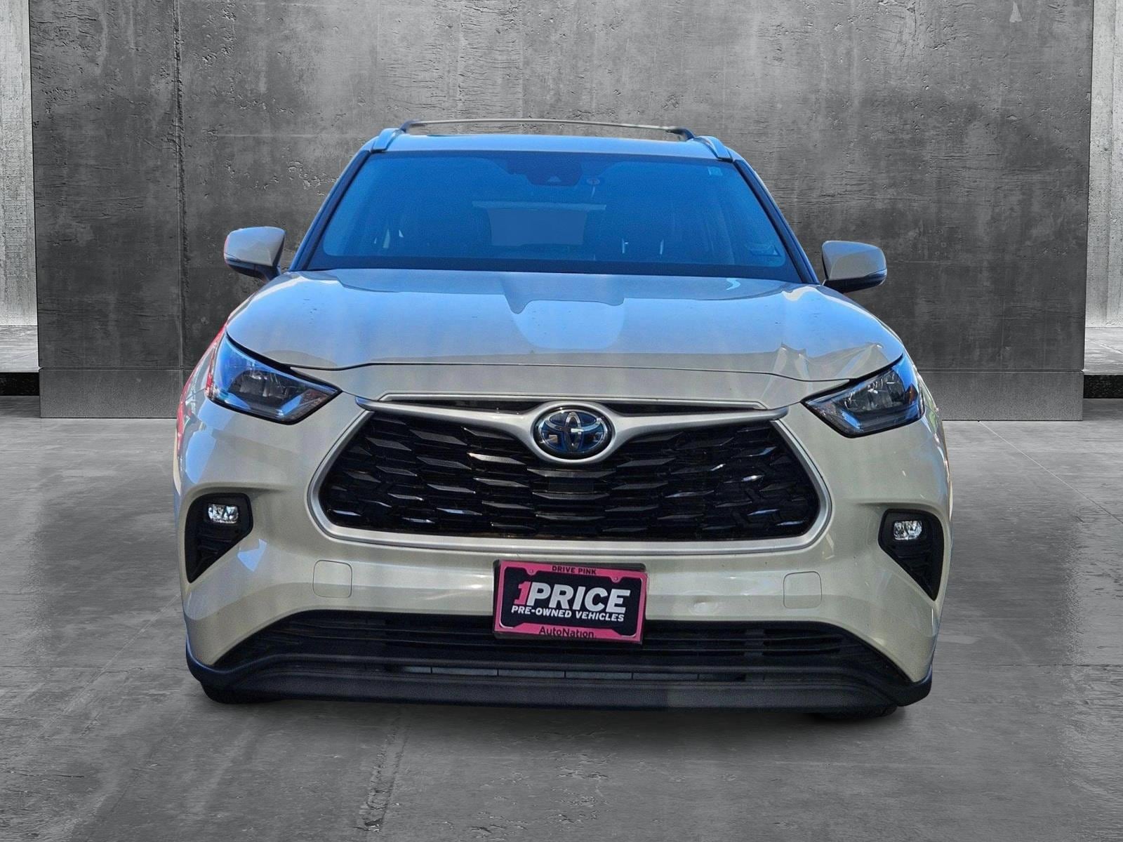 Used 2020 Toyota Highlander XLE with VIN 5TDGBRCH9LS506796 for sale in Richland Hills, TX