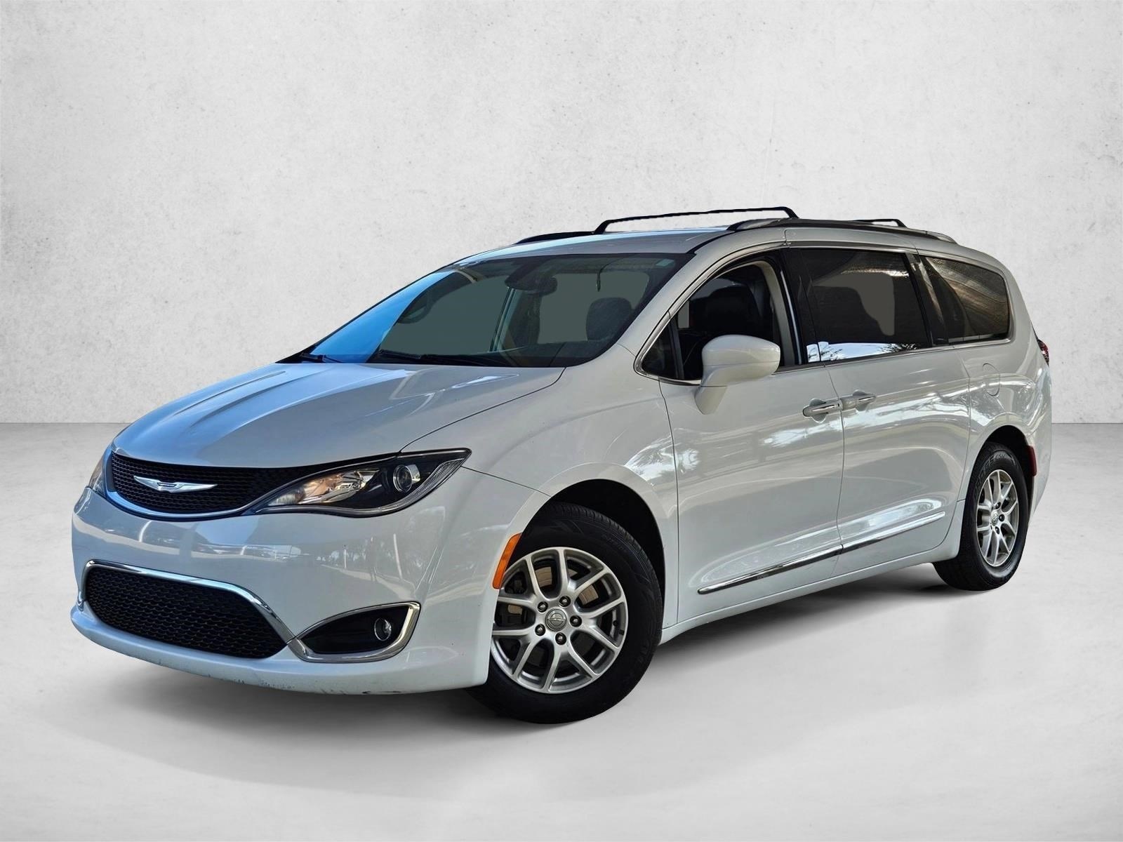 2020 Chrysler Pacifica Touring L's photo