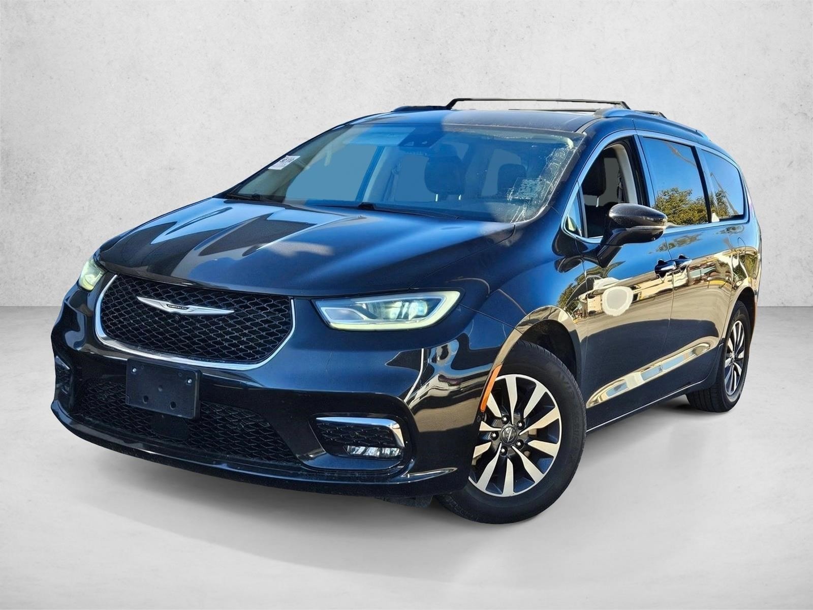 2021 Chrysler Pacifica Touring L's photo