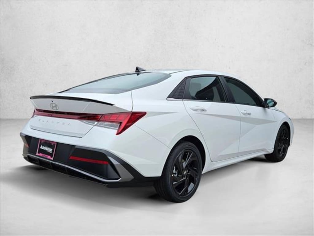 New 2026 Hyundai Elantra SEL Sport 4dr Car