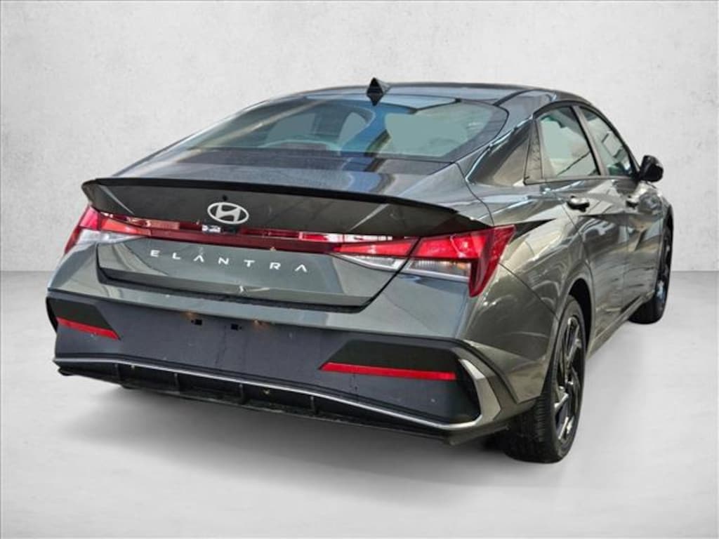 New 2026 Hyundai Elantra SEL Sport 4dr Car