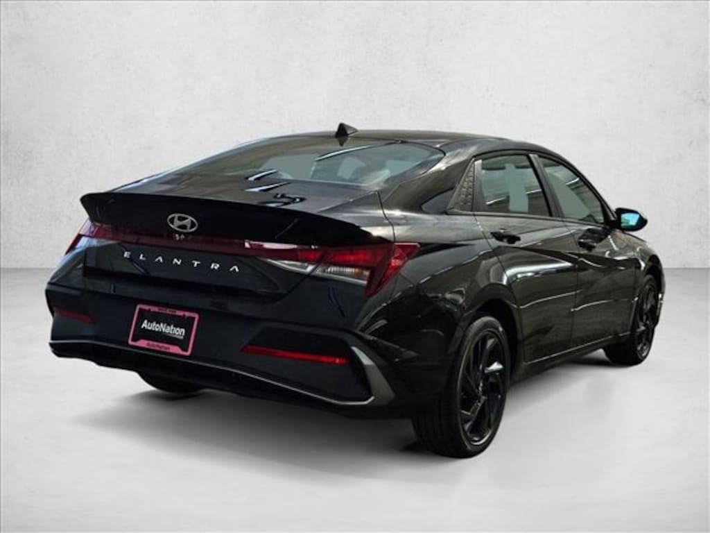 New 2026 Hyundai Elantra SEL Sport 4dr Car