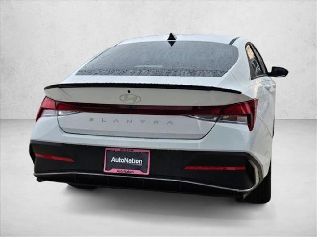 New 2025 Hyundai Elantra SEL Sport 4dr Car