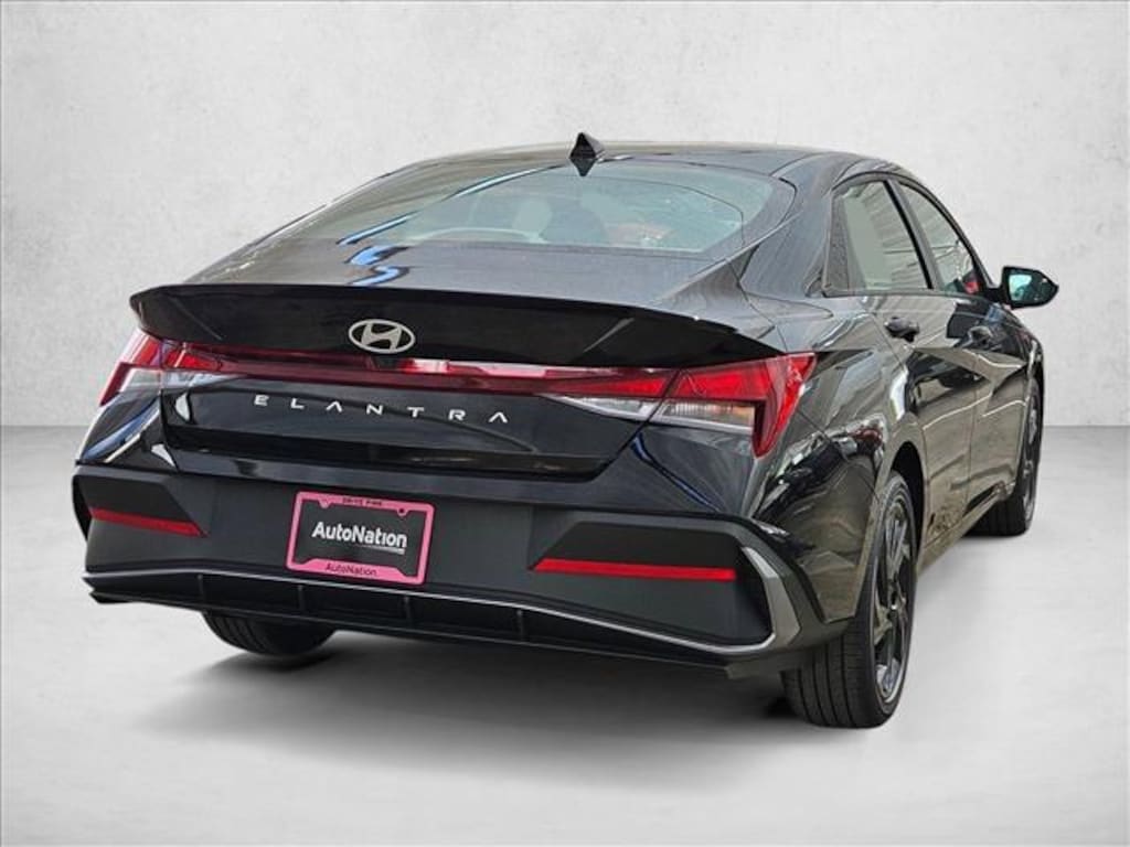 New 2026 Hyundai Elantra SEL Sport 4dr Car