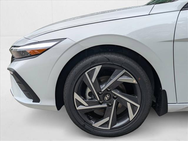 2025 Hyundai Elantra Blue - Photo 19