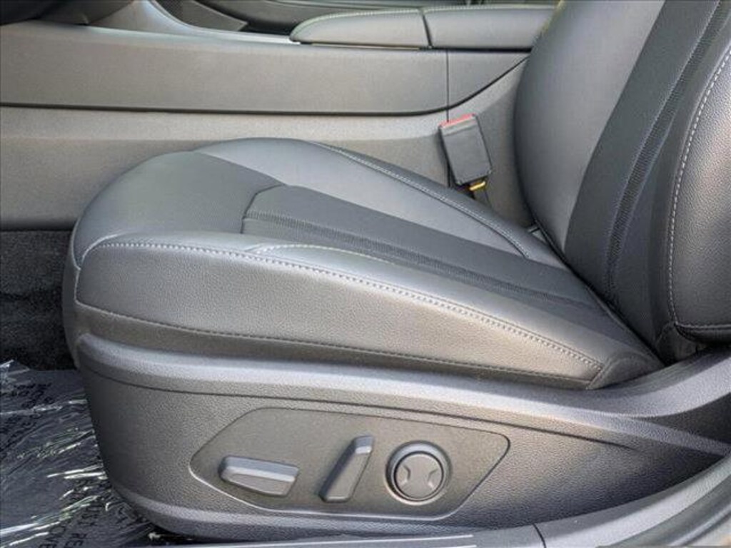 New 2025 Hyundai Sonata Hybrid Limited 4dr Car