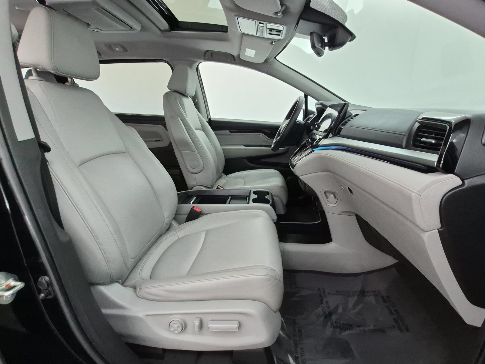 2021 Honda Odyssey Touring - Photo 25